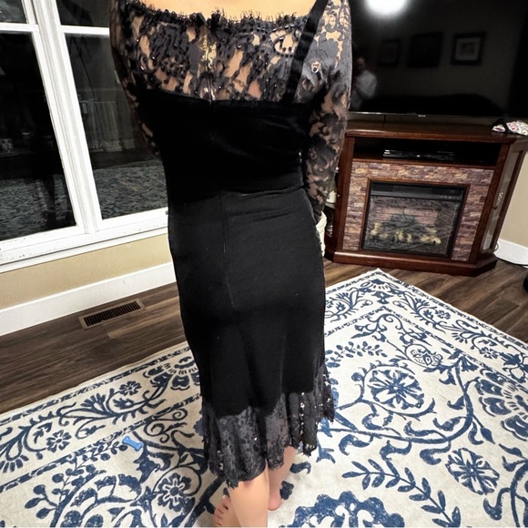 Tadashi Shoji Black Dress Size 2 Beading Velvet Trim 90s Lace Beading Embroidery - Picture 12 of 12